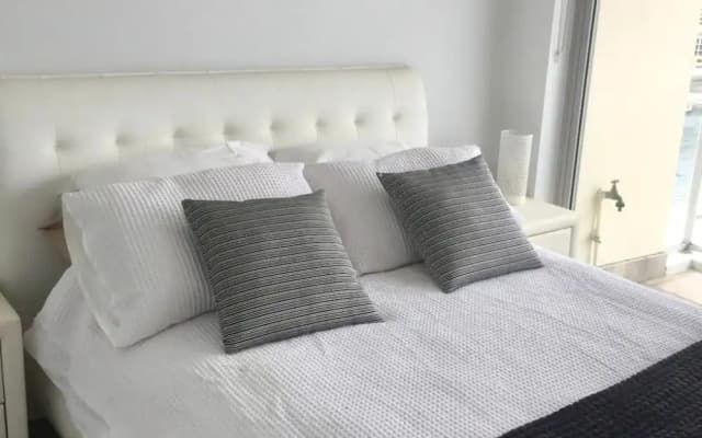 Two bedroom Apartment in  Australia - photo 4