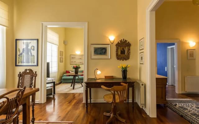 Neoclassical res w/ Acropolis View - photo 3