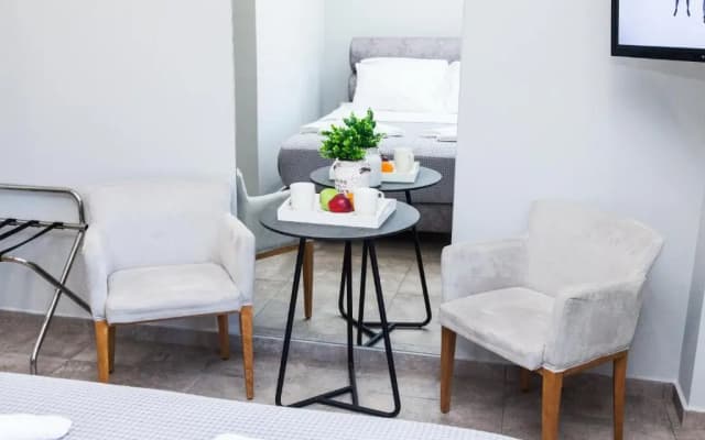 A Spacious Brand New Studio Ideal for 2 A - photo 2