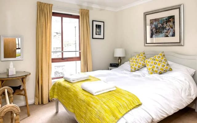 Charming Old Town Apartment - photo 2
