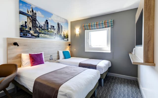 Ibis Styles London Excel Hotel - photo 3