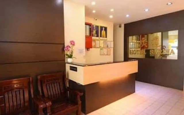 Hotel Sarina - photo 2