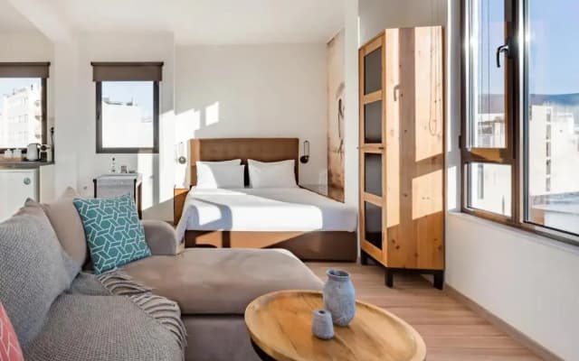 Explore Nightlife Near an Apartment With an Acropolis View - photo 4