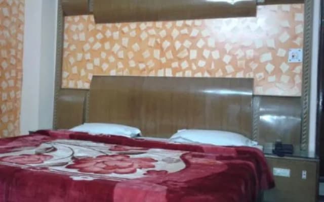 Hotel The Royal Inn - photo 5