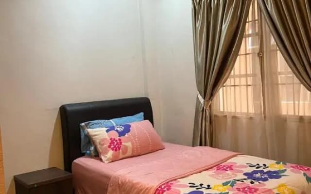 Rusnoor Homestay @ Elaeis 2 Bukit Jelutong - photo 3
