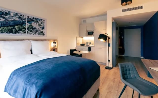 SpreeBlau Apartments - photo 4