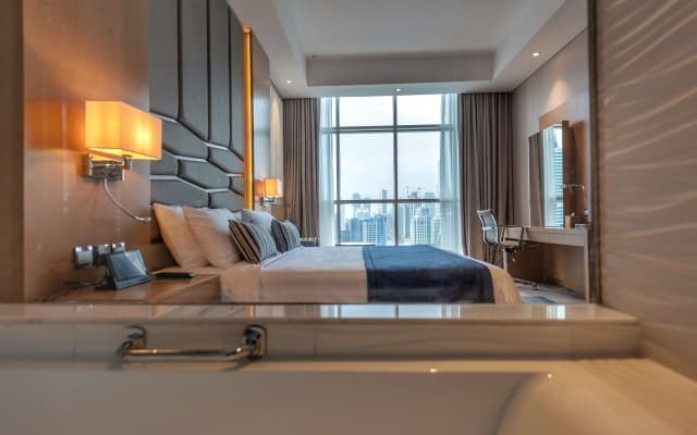 Canal Central Hotel - photo 4
