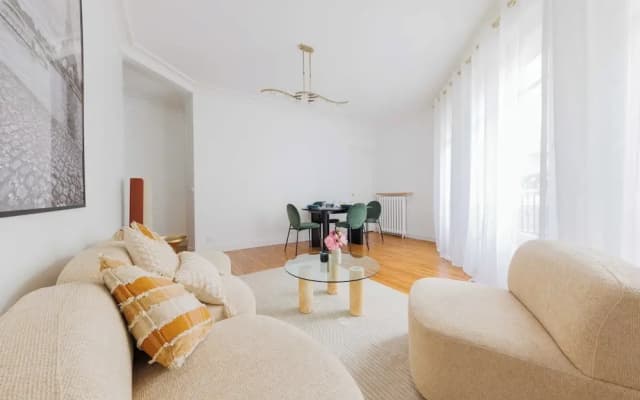 Charming Apartment - 2br/4p - Beaugrenelle - photo 4