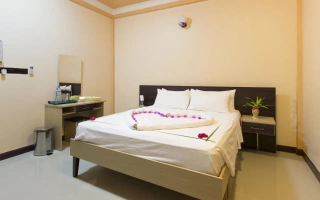 Magoodhoo Inn - photo 5