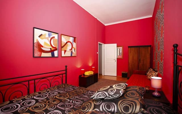 Chic Tarragon Apartments - photo 3