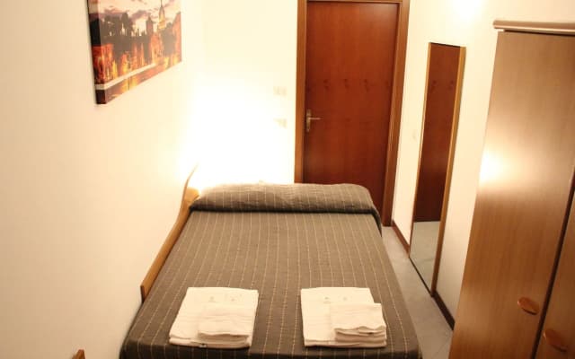 Guest House Brianza Room - photo 3
