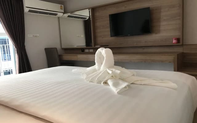 May Hotel - photo 3