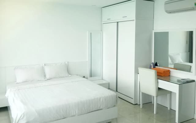 Sunrise Ocean View Apartment - photo 4