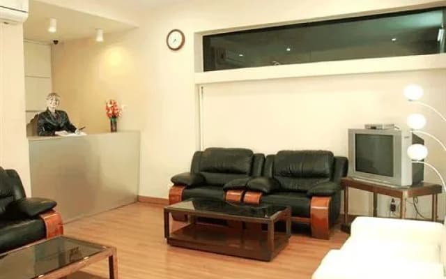 Hotel Luxe Opera NH8 – 7km from IGI Airport Delhi - photo 2