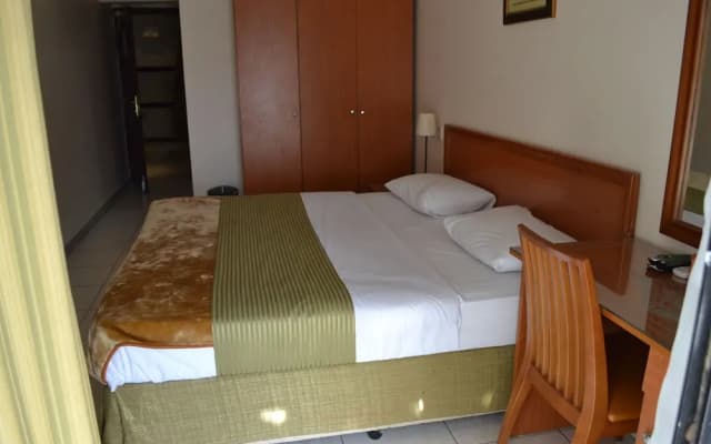 Tara Hotel - photo 4