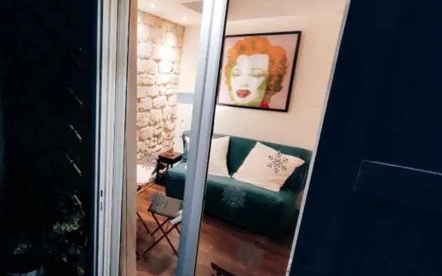 Romantic tiny house in Paris - photo 3