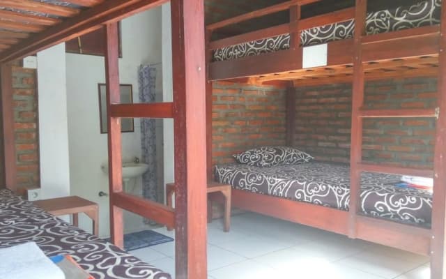 Canggu Fun Beach Surf Hostel - photo 4