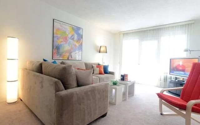 Beverly Center One Bedroom Apartment - photo 3