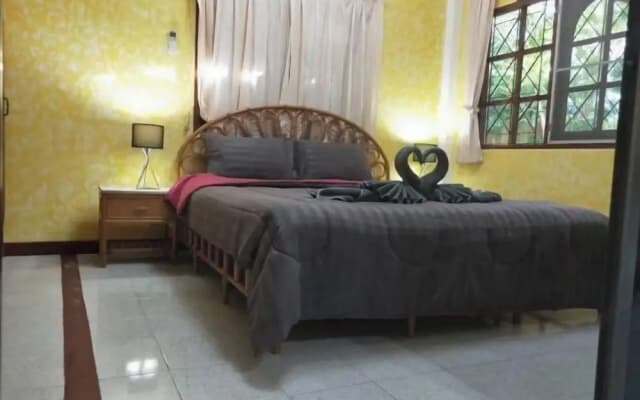 OYO Ban Elephant Blanc Apartment - photo 3