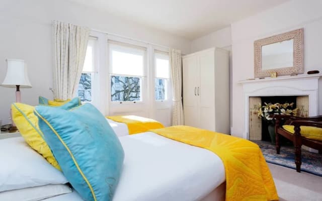 Veeve - Elgin Crescent - photo 5