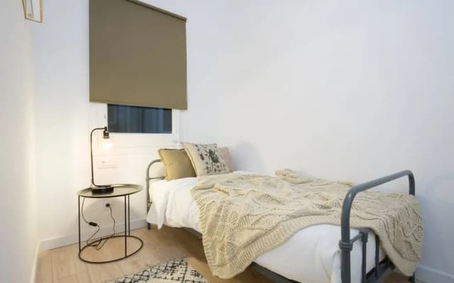 Luxurious Decor 4bdr Apt in Central, Eixample - photo 3