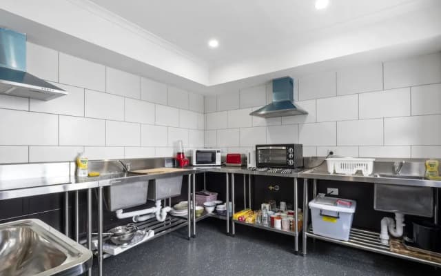 Flinders St. Boutique Hotel - photo 2