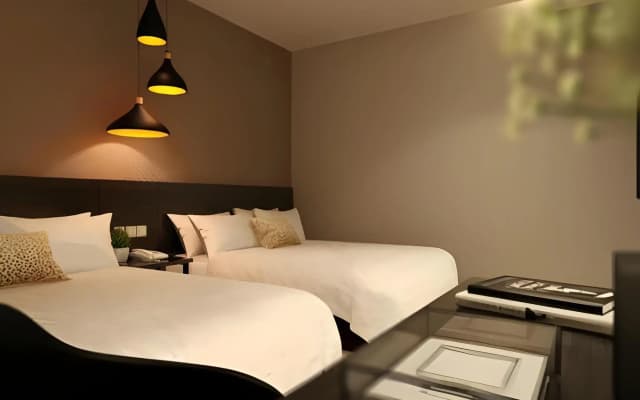The Square Hotel - photo 5