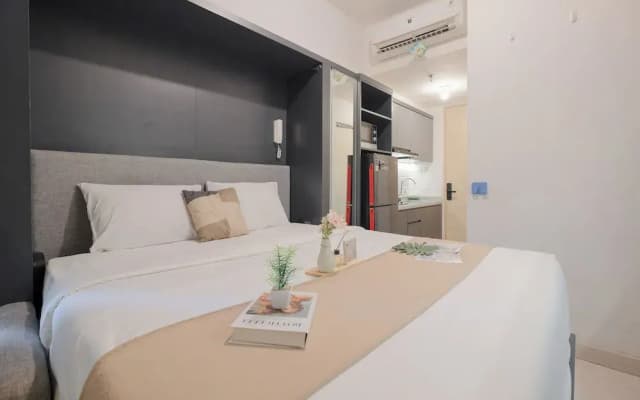 Comfort And Compact Studio At Apartment Tokyo Riverside Pik 2 - photo 5