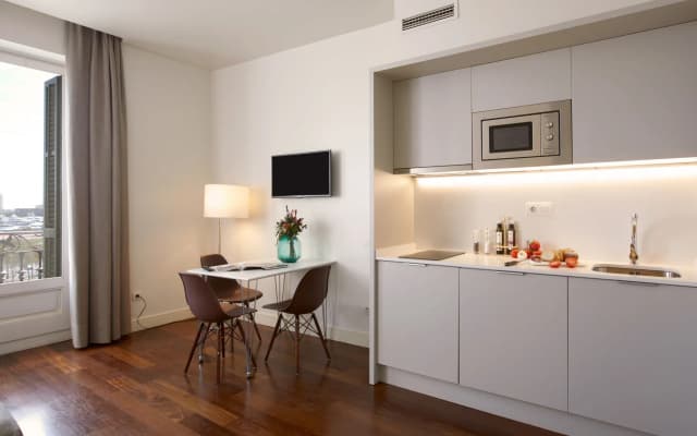 Barcelona Apartments - photo 3