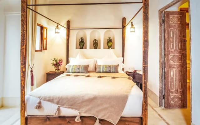 Marrakesh Villa Sleeps 14 with Pool - photo 4