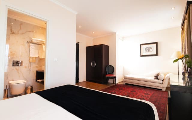 Best Western Plus Embassy Hotel - photo 5