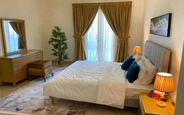 The Pearl Qatar, Luxury 2BR Apartment, Marine View, swimming pool Gym - photo 2