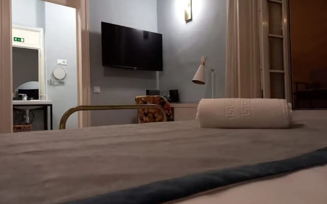 LR Guest House - photo 4