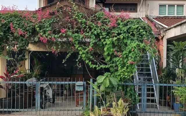 Serene Mountain Retreat in KL - Entire House for Rent - photo 5