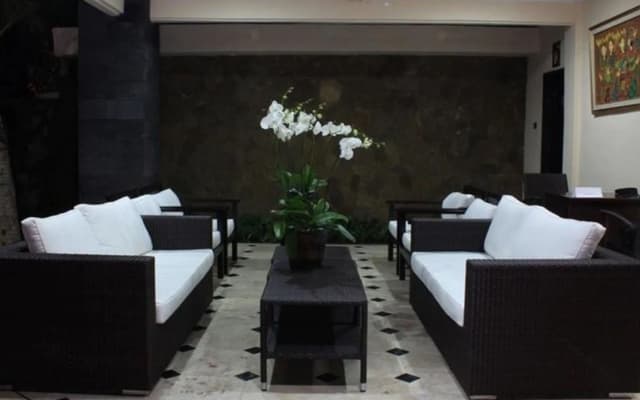 Radha Bali Hotel - photo 2