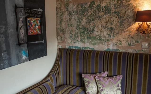 Rough Luxe Hotel - photo 5