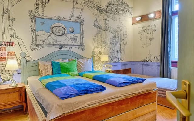 Lavender Circus Hostel - photo 2