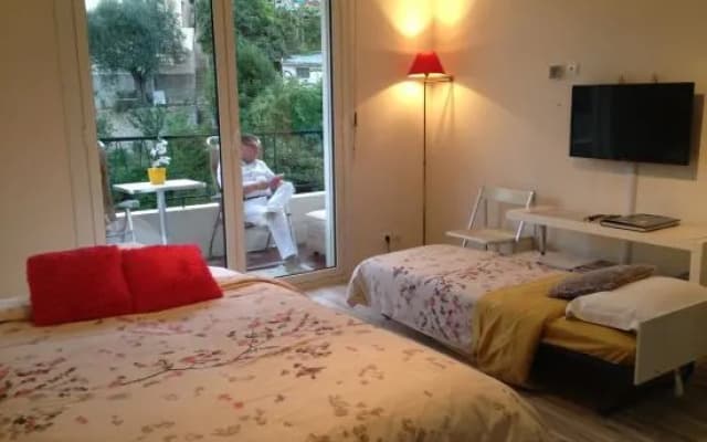 Le Christina-La Madeleine Apartment - photo 3
