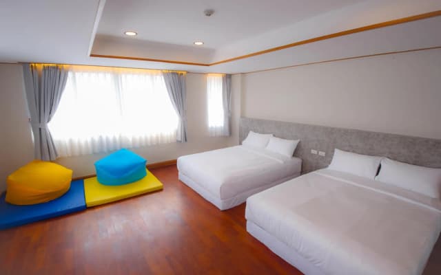 Glur Central Pratunam - photo 2