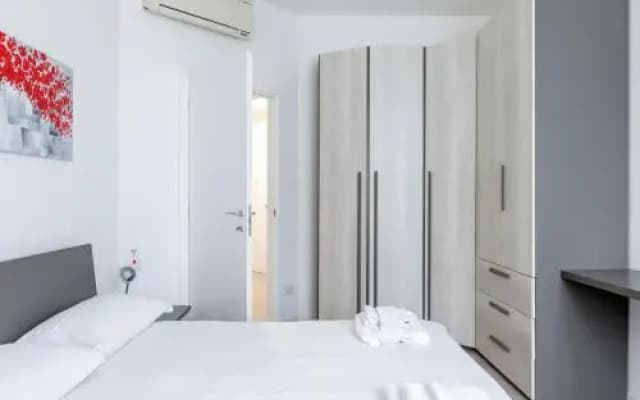 Piazza De Angeli M1 Comfortable Flat With Balcony - photo 3