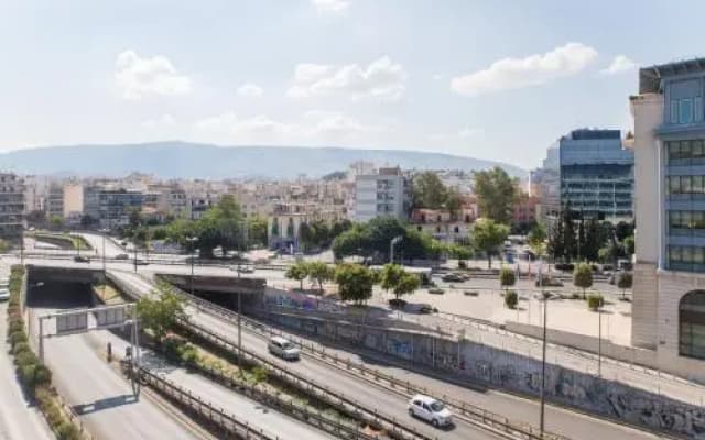 Flat 4 bedrooms 3 bathrooms - Athens - photo 3
