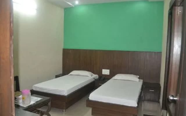 Hotel Saina International - photo 5