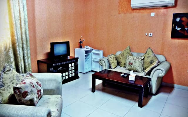 Saravanaa Bhavan Furnished Apartments - photo 2