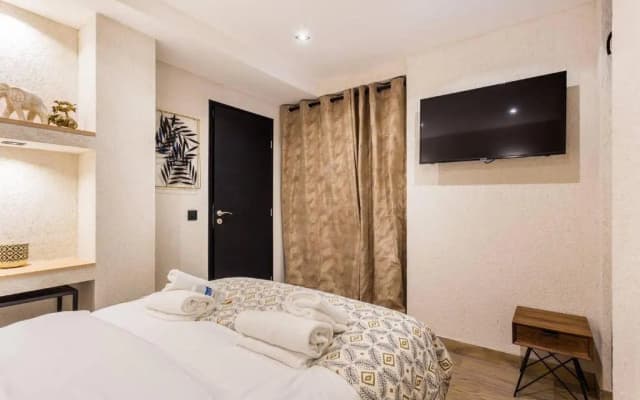 Home Suite Home Panthéon Port-Royal 1BR - photo 3