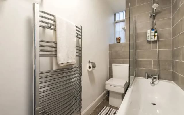 1bed-ground Fl -private Entrance - photo 4