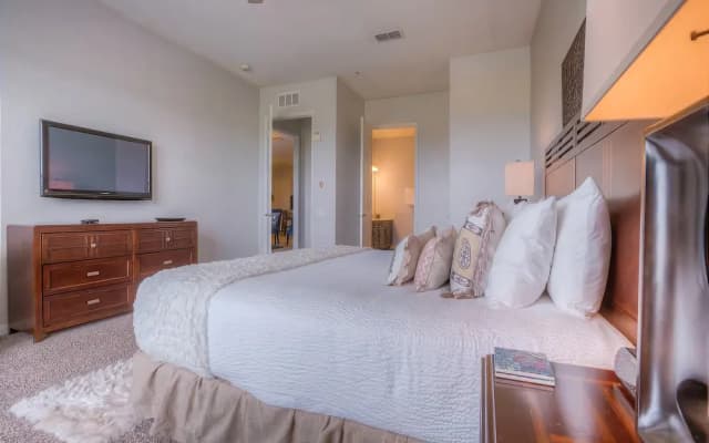 5048 Shoreway Loop #402, - photo 5