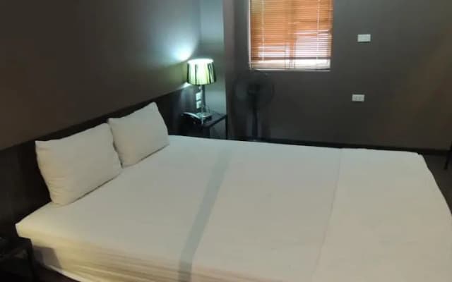 Nhat Loc Hotel - photo 5