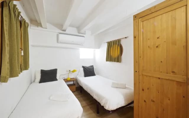 Suites4days Les Corts House - photo 3