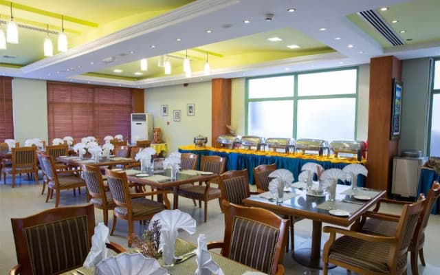 Safeer Plaza Hotel - photo 3