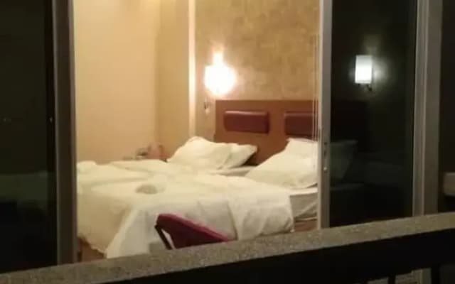 Leely Garden Valley Lodge Tambunan - photo 4